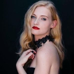 Meet your Posher, Siobhán